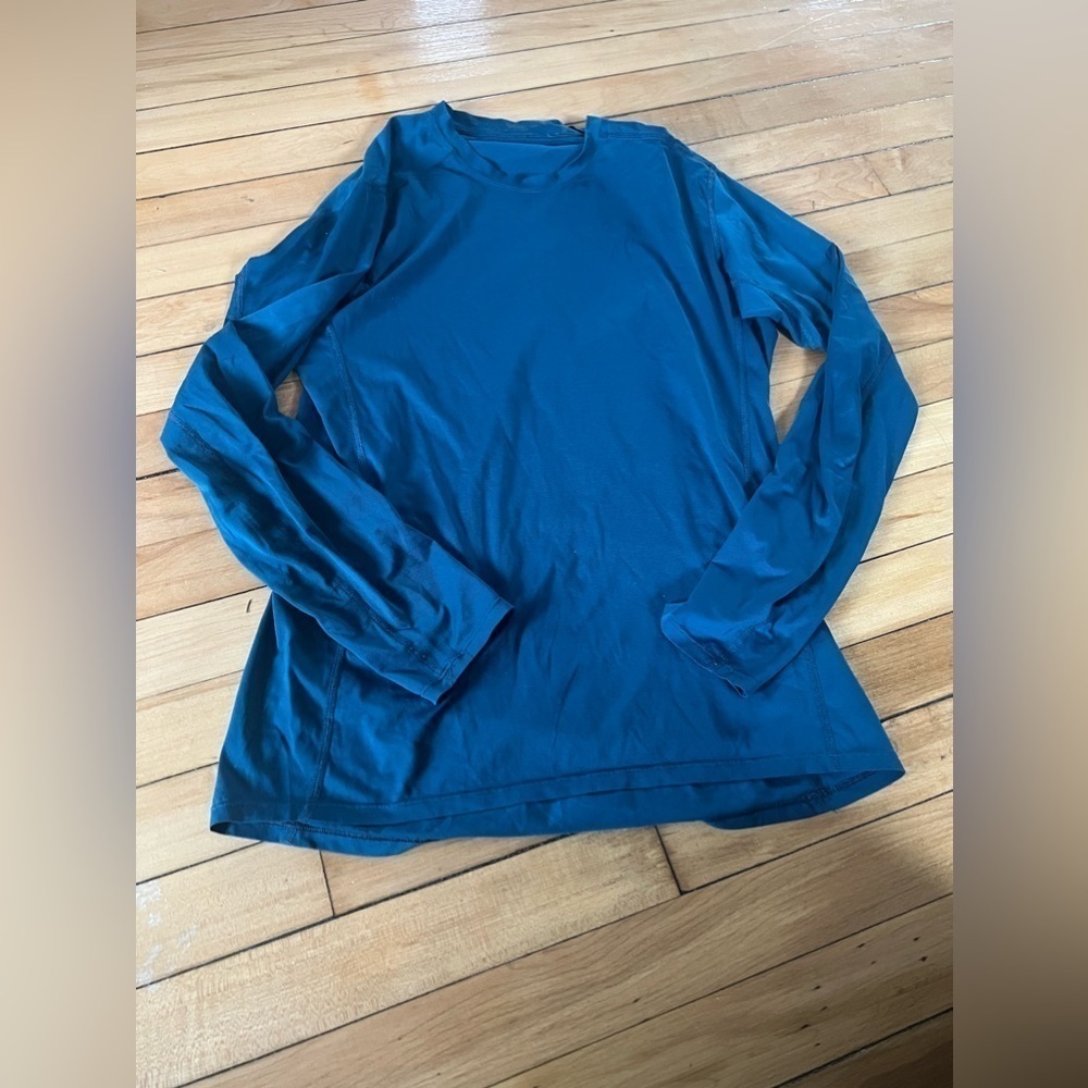 Arc’teryx blue base layer long sleeve top